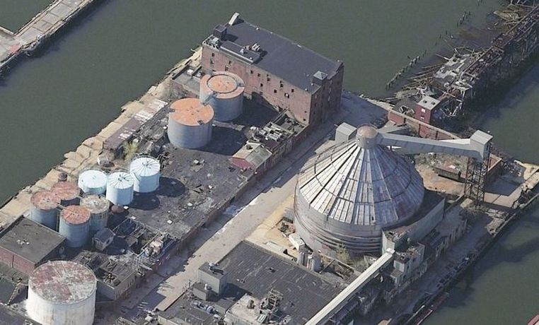 red hook: pier - richard str - Abandoned Sugar Silo 2